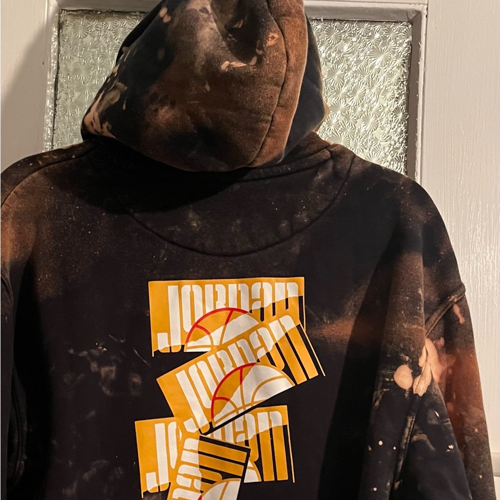 Air Jordan Black and Tan Bleach Splatter Hoodie. Size Large. Very good condition - Picture 6 of 6